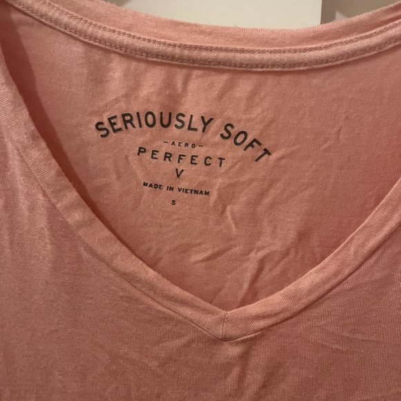 Aeropostale Women's Pink Shirt - Picture 2 of 4